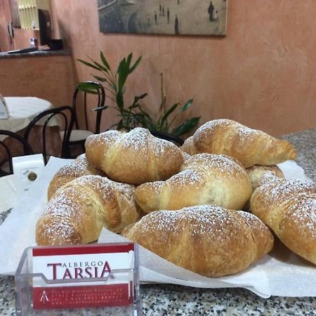 Albergo Tarsia Кастровиллари Экстерьер фото