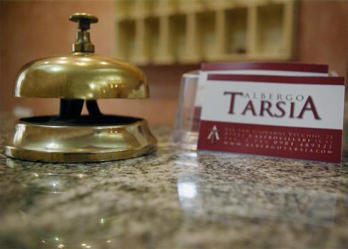 Albergo Tarsia Кастровиллари Экстерьер фото