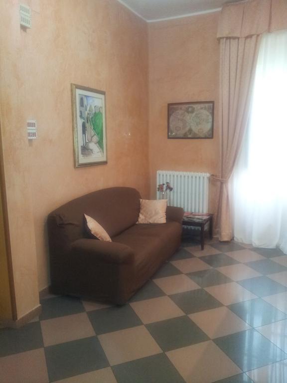 Albergo Tarsia Кастровиллари Экстерьер фото
